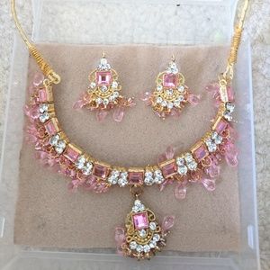 Pink and gold Indian jewelery set